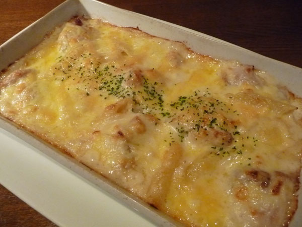 鶏とペンネのグラタン